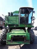 John Deere 6620 combine 4 x 4 LO hours