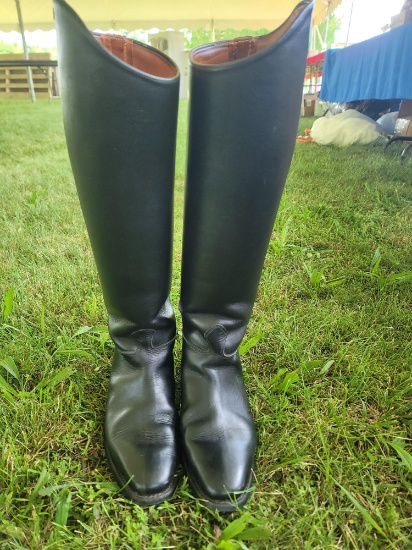 Petrie boots. Size us 7 1/2 uk 5, height 49cm,