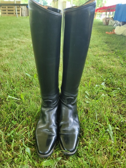 Cavallo dress boots.