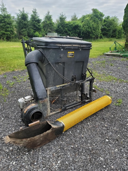 3pt hitch JD vacuum w/honda