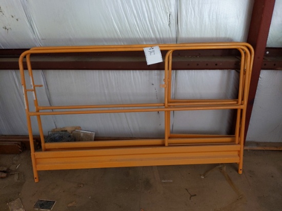 Scaffolding safety rails