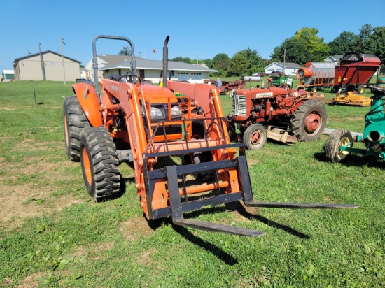 Kubota M 5040 D and La1153 loader