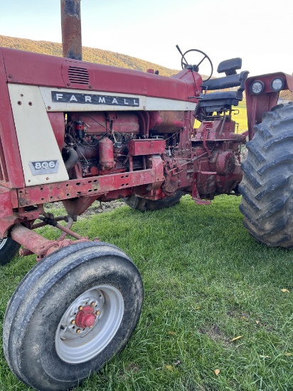 Farmall 806 gas, nice Cond!
