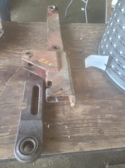 Category 2 3pt hitch pull on right side.