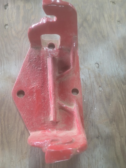 Pivot bracket for ih electroll generator set.