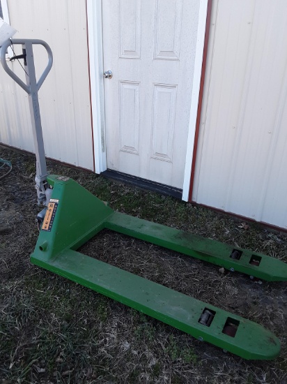 New pallet jack