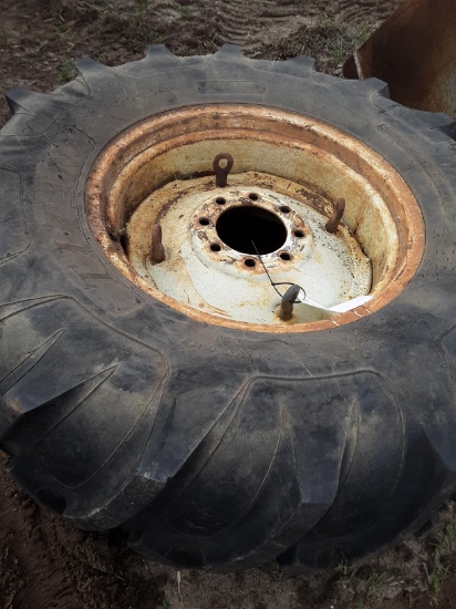 14.9x24 Tire with rim