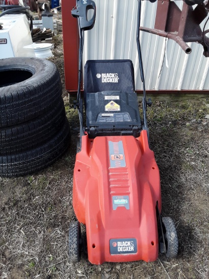 Black & Decker electric push mower with bagger