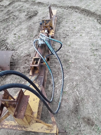 Three point hydraulic log splitter