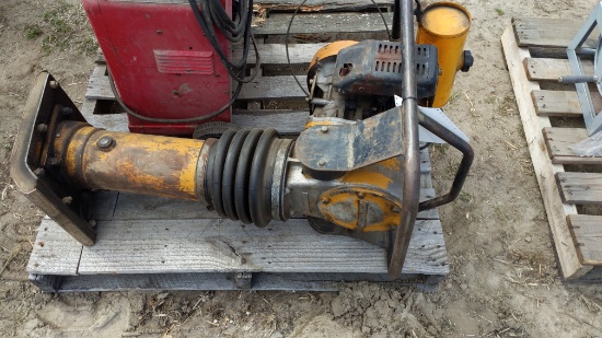 Dynapack jumping jack tamper