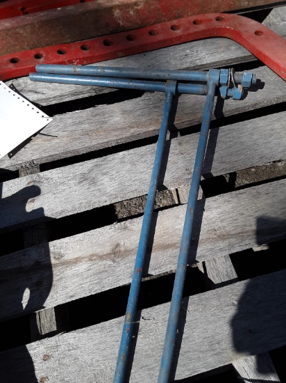 Pair of cultivator guides