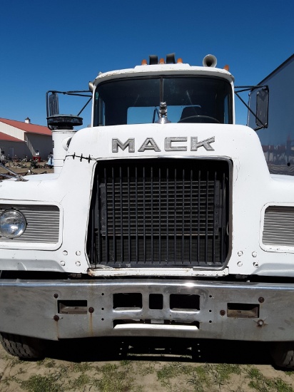 1978 Mack truck tractor