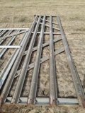 16 ft gate good shape