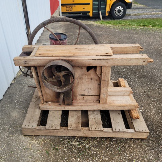 Two hole hand cranked corn sheller