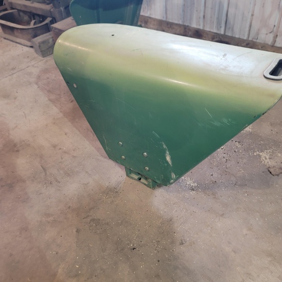 John Deere, factory, fenders from 2520  RARE FIND