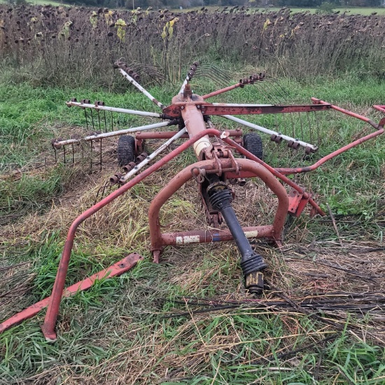 Kuhn rotary rake