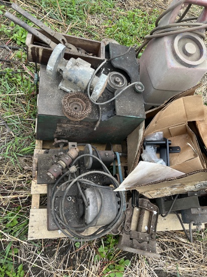 Pallet of miscellaneous shop tools