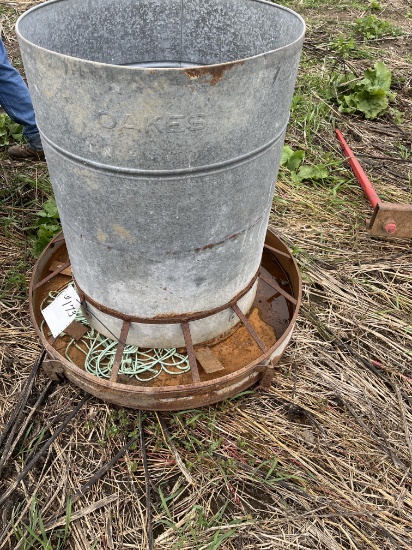 Oakes Feeding bin