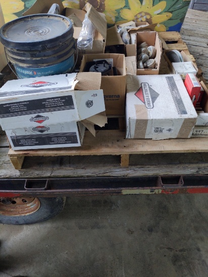 Pallet of new Briggs & Stratton parts