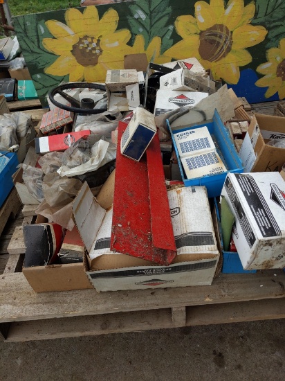 Pallet of Briggs & Stratton & Kohler misc parts