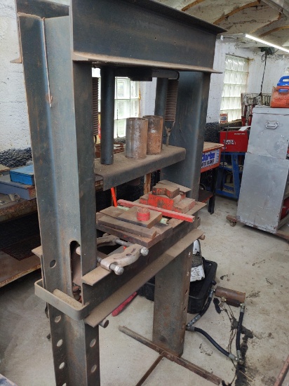 Bottle jack press