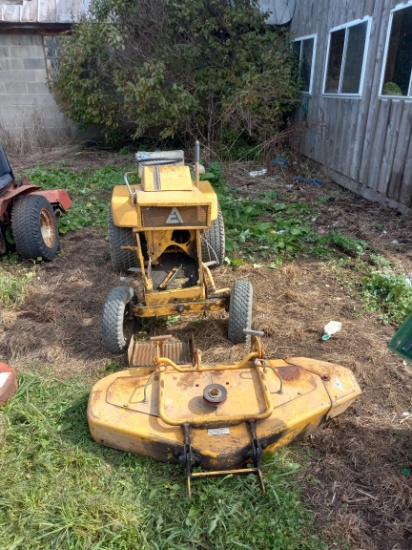 Allis Chalmers B110 lawn tractor