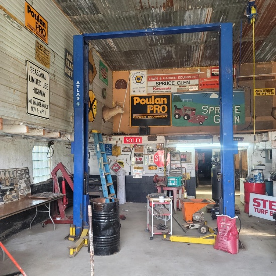 Atlas vehicle lift 10K capacity