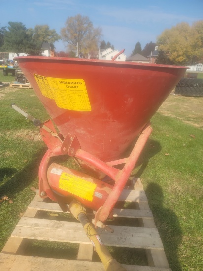 Cosmo 500 pto driven 3pt hitch. Spreader