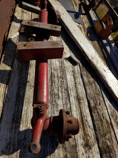 IH Combine steering axle made to be a tractor
