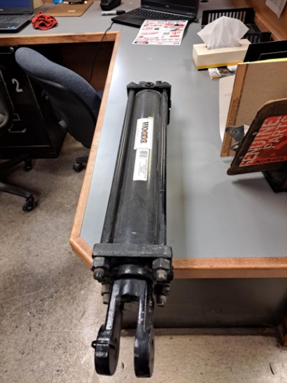 Woods hyd cylinder 3.5 x 1 50 x 16