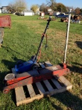 2 hydraulic jacks