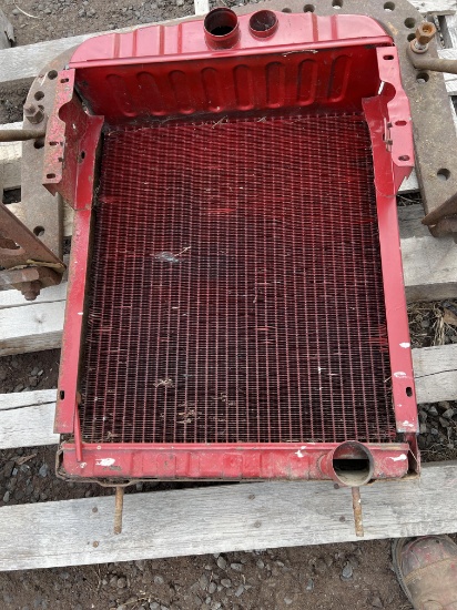 Farmall M-SM radiator