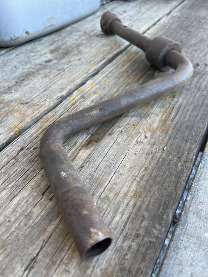 IHC hand crank