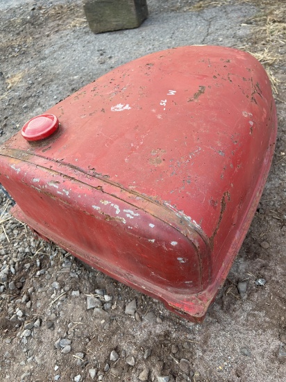 IH fuel tank
