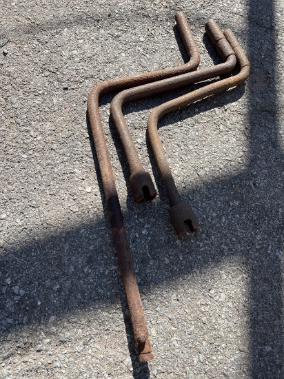 IH tractor cranks