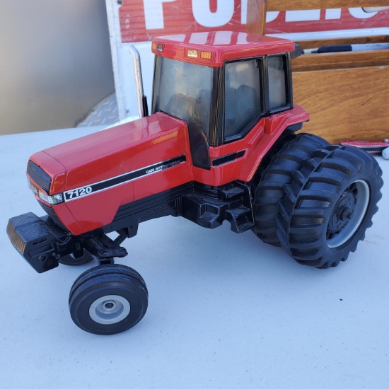 Case IH 7120 toy tractor