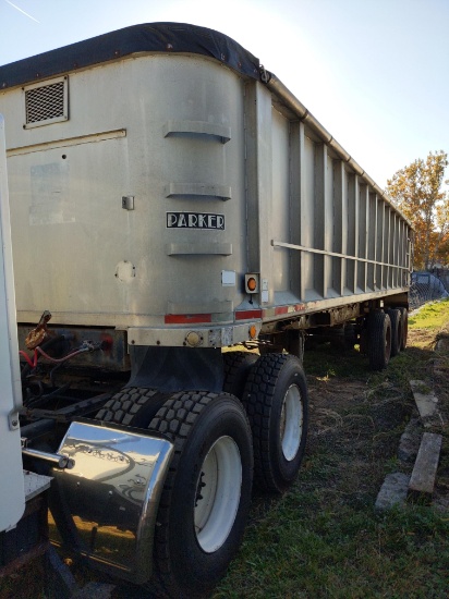 Parker dump trailer/TITLE