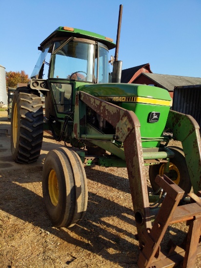 John Deere 4040 tractor
