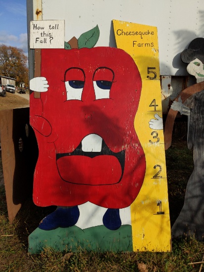 Apple wooden sign how tall this fall