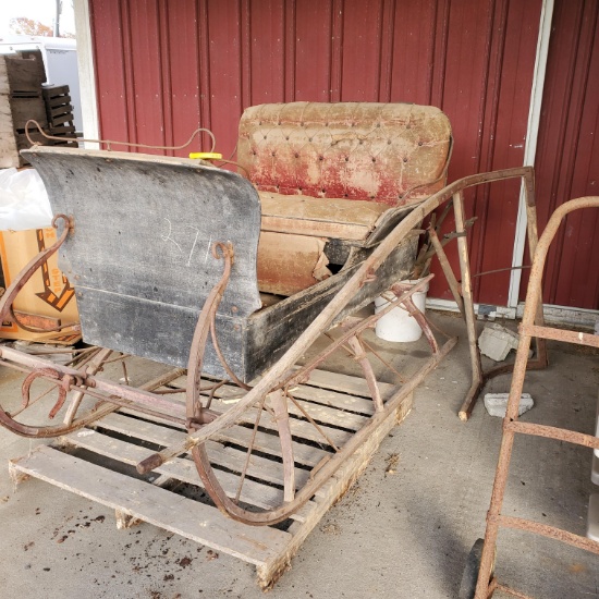Horse drawn sleigh