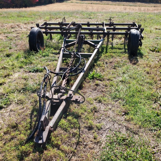 John Deere  15' harrow. Fold up
