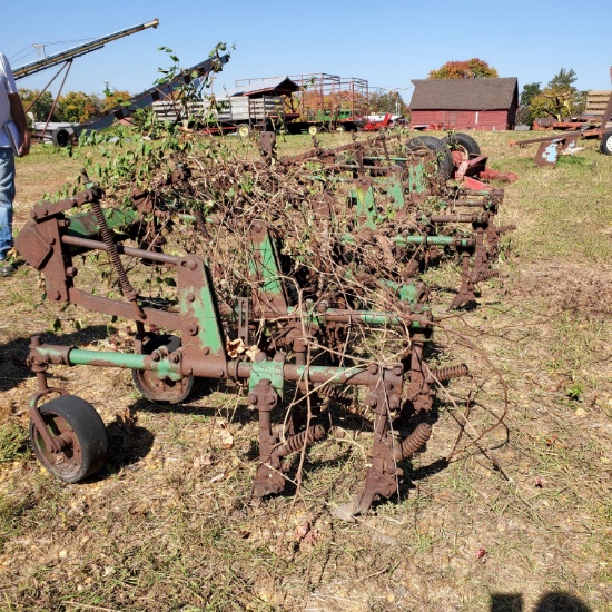 John Deere 3pt. Cultivator