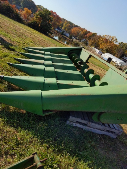 John Deere 643 lo tin cornhead