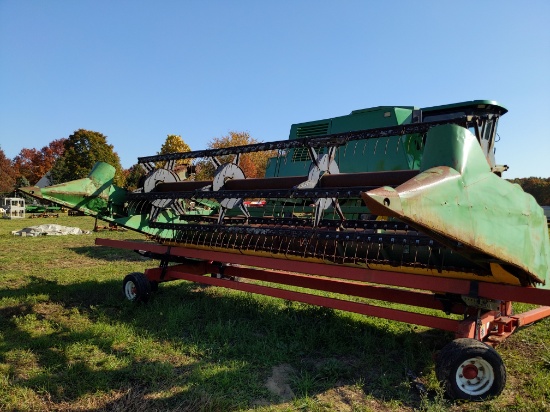 John Deere 215 black reel grain header