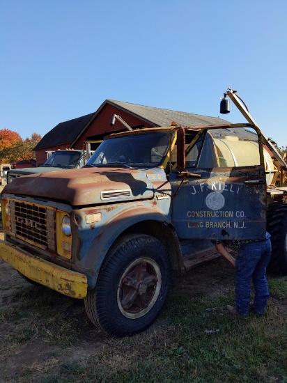 GMC truck w/TITLE