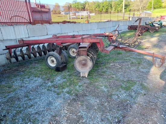 IH 770 13' Off Set Disc
