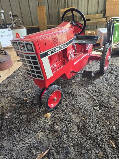 International pedal tractor 66 series