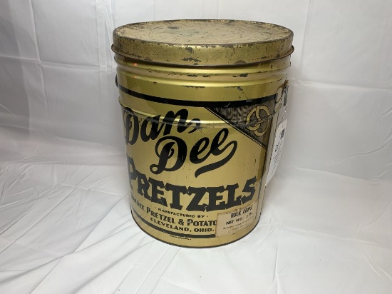 Dan Dee Preatzel tin