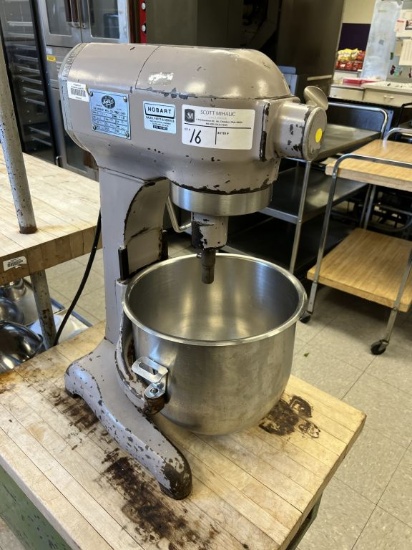 Hobart 20 quart mixer with bowl, whisk & paddle