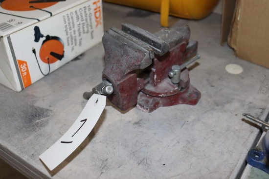 Home 203 1/2 swivel bench vise